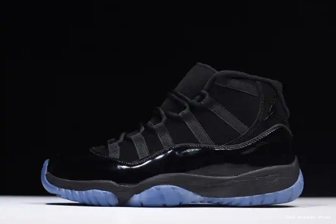 Rep LUCY 11 and Gown Cap Air 378037-005 black Jordan 0416